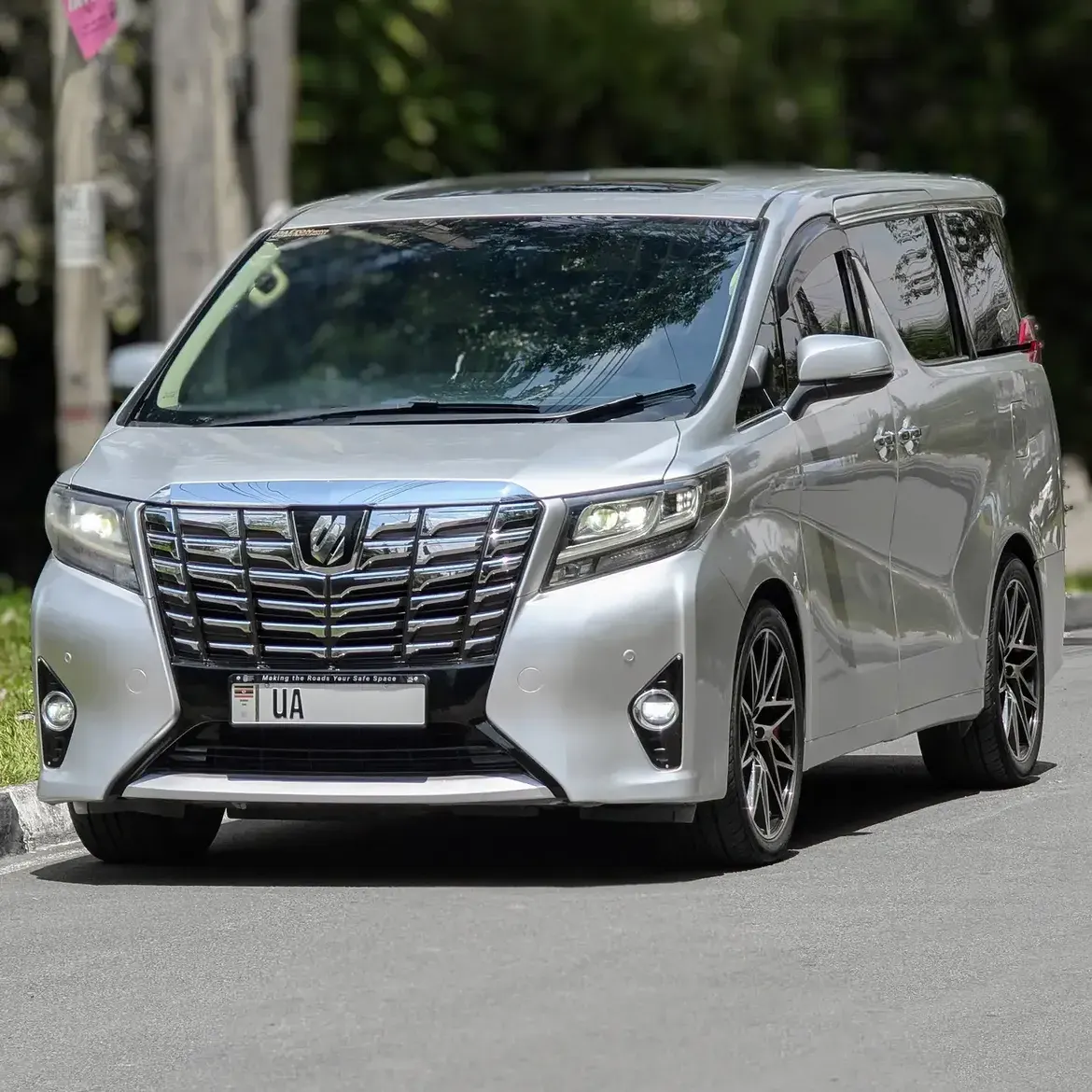 Toyota Alphard 2016